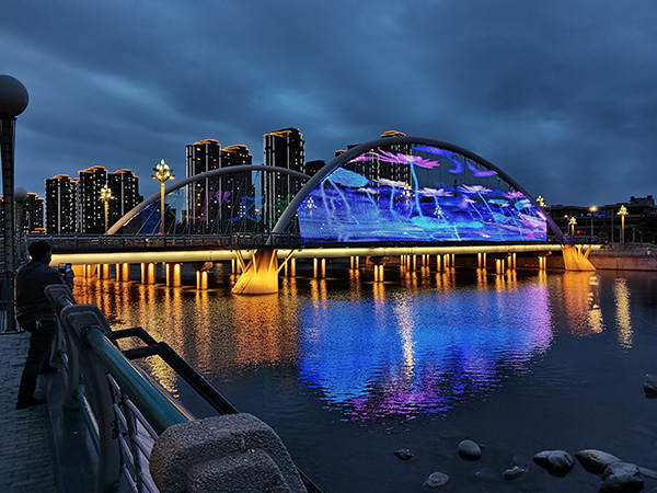 1742970194152440.jpg 头屯河河道亮化.jpg