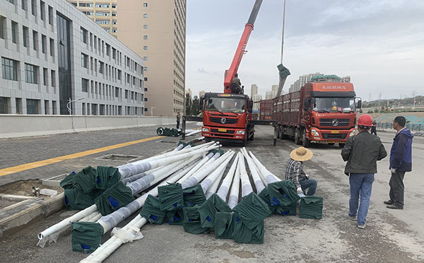 农村头屯河太阳能路灯安装全解析：庭院头屯河太阳能路灯施工指南