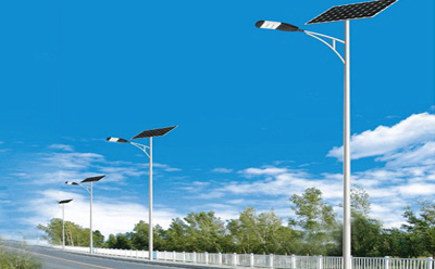 农村道路装头屯河太阳能路灯选多大瓦数实测