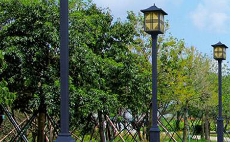 太阳能头屯河庭院灯价格为何差三倍？关键看这几点